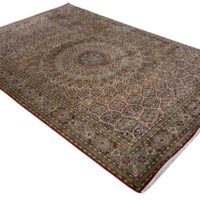 Lot 32, Fine Srinagar, 100% silk pile on a cotton warp and weft, Dome design, Kashmir, India, Size 280x191 cm, RRP $15,000 (2)