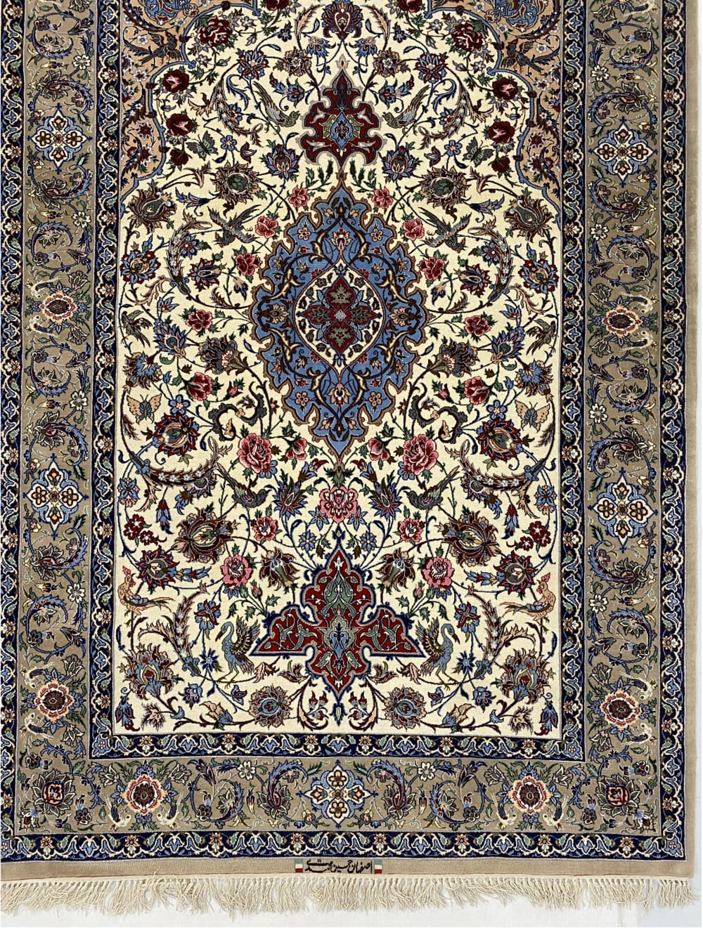 Rug# 10123, Isfehan, Kork-wool & silk pile on a full silk foundation, 900k KPSQM, Signed, circa 1980, Persia, size 192x130 cm (3)