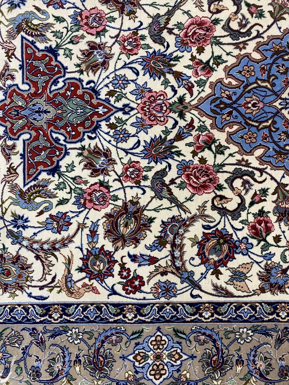 Rug# 10123, Isfehan, Kork-wool & silk pile on a full silk foundation, 900k KPSQM, Signed, circa 1980, Persia, size 192x130 cm (5)