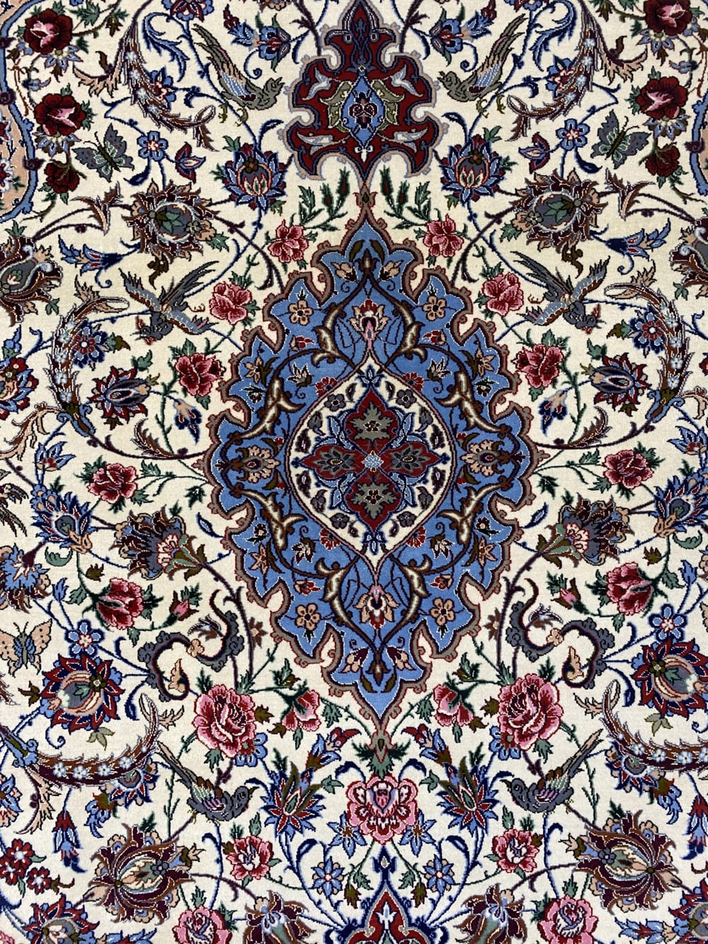 Rug# 10123, Isfehan, Kork-wool & silk pile on a full silk foundation, 900k KPSQM, Signed, circa 1980, Persia, size 192x130 cm (7)