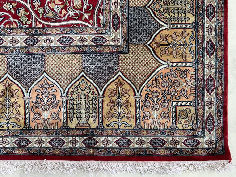 Rug# 31236, Fine Srinagar, 100% silk pile on a cotton warp and weft, Dome design, Kashmir , India, Size 386x275 cm (3)