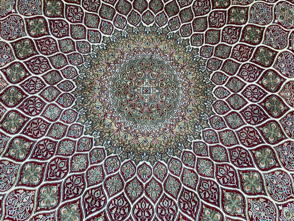 Rug# 31236, Fine Srinagar, 100% silk pile on a cotton warp and weft, Dome design, Kashmir , India, Size 386x275 cm (4)