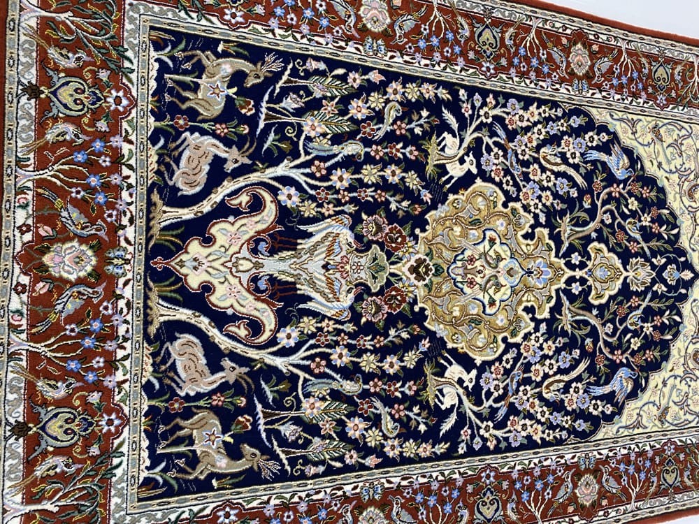 Rug# 10110, Masterweaver Isfehan, c.1990, Silk base and inlay, 900,000 KPSQM, Persia, size 160x109 cm (4)
