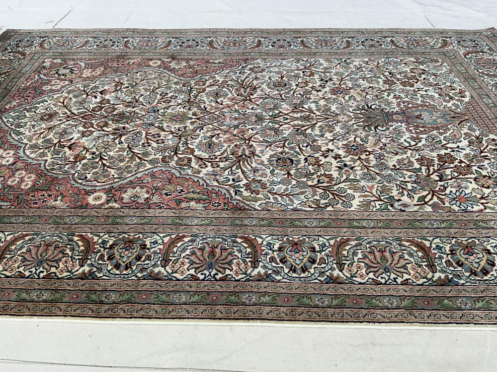 Rug# 31211, Fine Srinagar, 100% silk pile on a cotton warp and weft, Tree Of Life , Kashmir , India, Size 188x123 cm (3)
