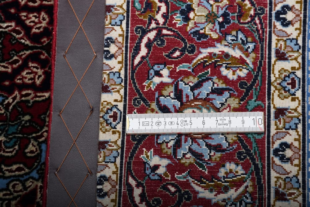 Rug# 43975, Superfine vintage Isfehan, fine wool and silk pile on full silk foundation, Eslimi Shahabbassi with medallion design, circa 1960, Persia, size 167x110 cm (10)