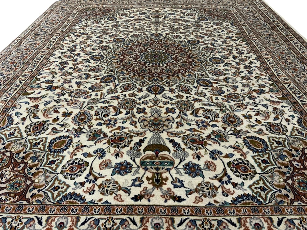 Rug# 10170, Khorassan-Kashmar , circa 1970, immaculate, corner & medallion floral design, wool pile, late Pahlavi era, 400k KPSQM, Persia, size 398x247 cm (1)