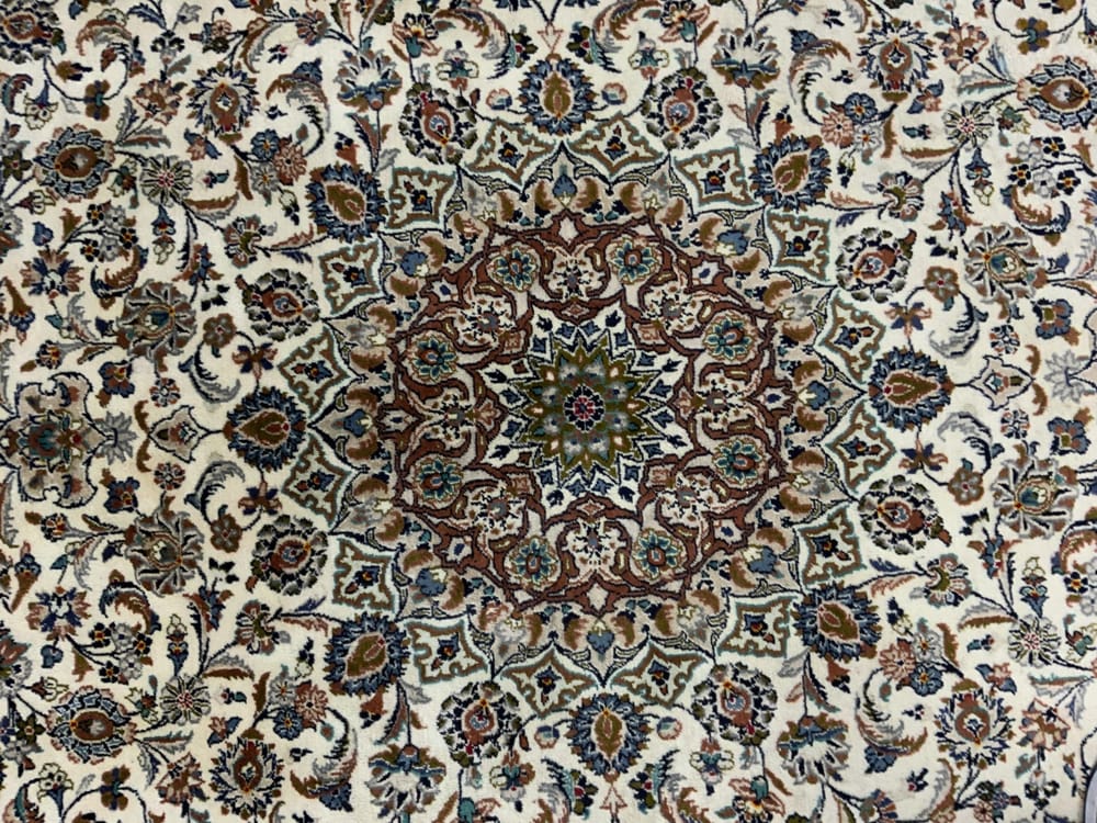 Rug# 10170, Khorassan-Kashmar , circa 1970, immaculate, corner & medallion floral design, wool pile, late Pahlavi era, 400k KPSQM, Persia, size 398x247 cm (3)